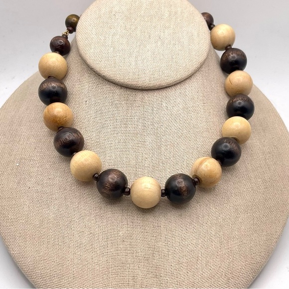 Chunky Vintage Light and Dark Wood Bead Choker Necklace - Picture 3 of 15